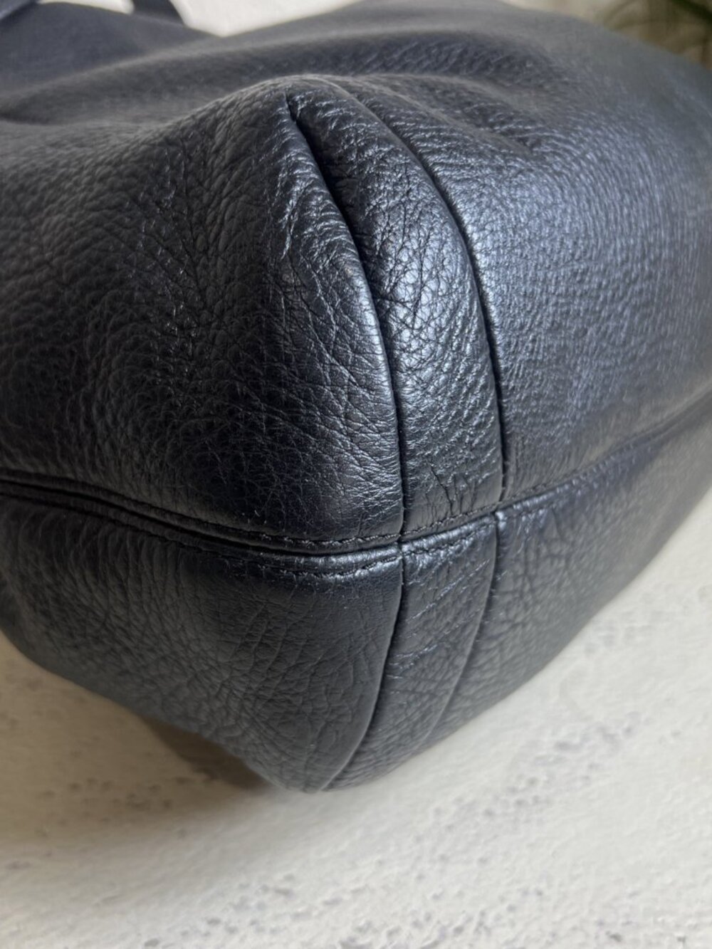 Coach (2013) Avery Black Leather Classic Drawstring Bucket Bag Model F27003 - Picture 4 of 16